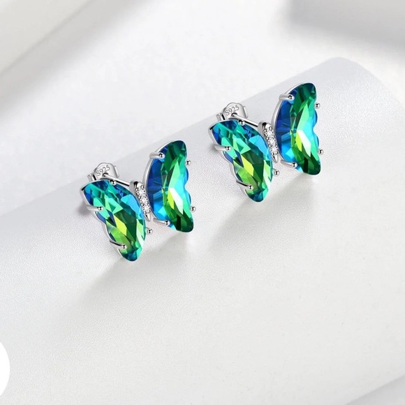BUTTERFLY Green & Blue Multicolor Gradient Crystal Butterfly Earrings NIB - Picture 2 of 5